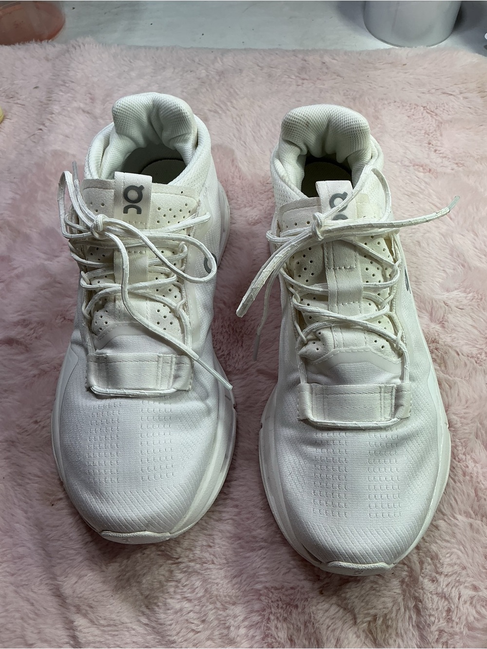 On Running White women’s Athletic Sneakers 146